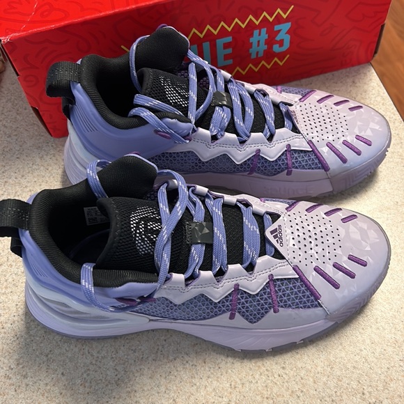 Adidas shoes - Picture 2 of 3